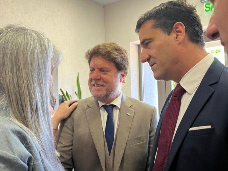 Abad: ”Basta de engañar a los bonaerenses, hablan de estado presente mientras recortan los salarios de todos los empleados públicos”