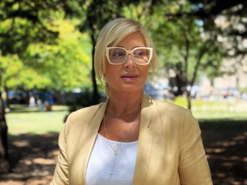 Gaby Azcoitía propone mejorar el estado de los terrenos baldíos de Mar del Plata