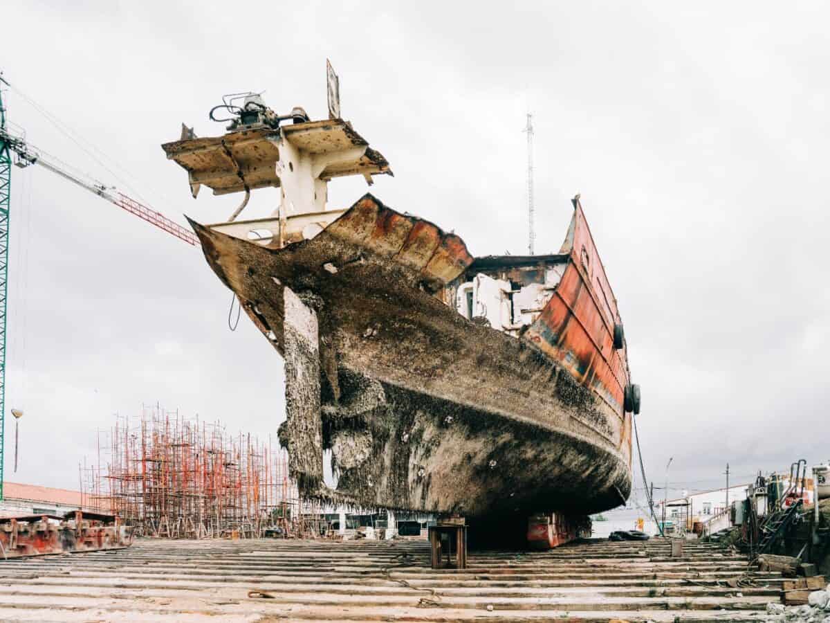 El plan integral de retiro de buques inactivos alcanzará este año los 1.600 metros de frente de muelle recuperados
