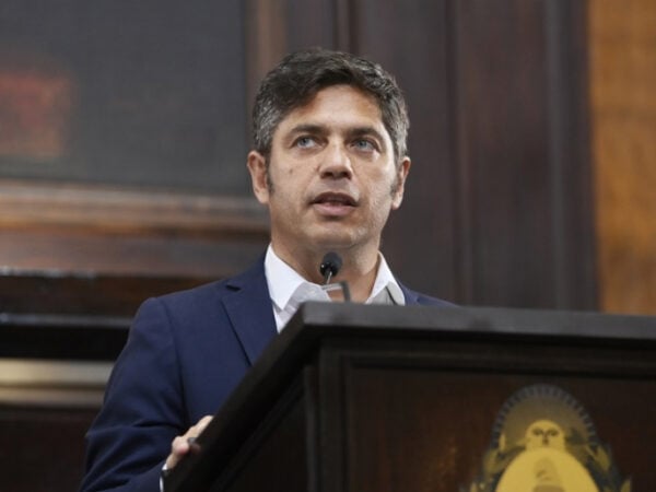Kicillof: “A los trabajadores les digo: no son ustedes, es el rumbo económico de un Gobierno nacional que los abandona»