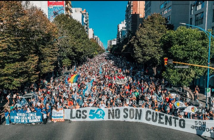 Agrupaciones de DDHH, políticas y sindicales protagonizaron una histórica marcha en Mar del Plata a 50 años del Golpe