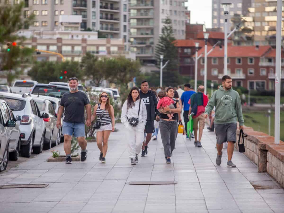 Mar del Plata recibió unos 120 mil turistas durante el fin de semana largo