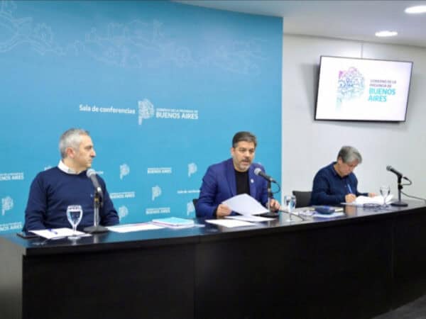 Para el gobierno bonaerense “Milei debe cambiar el programa económico porque es insostenible”