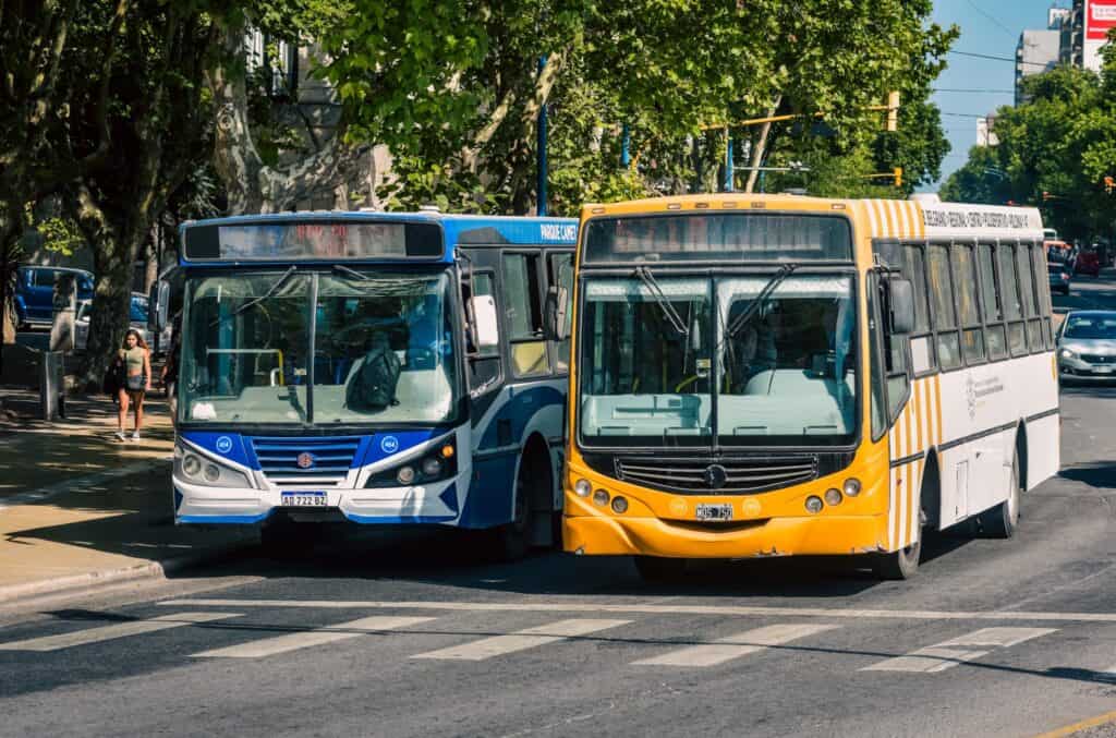 Colectivos: las preguntas que presentó Unión por la Patria sobre el nuevo pliego