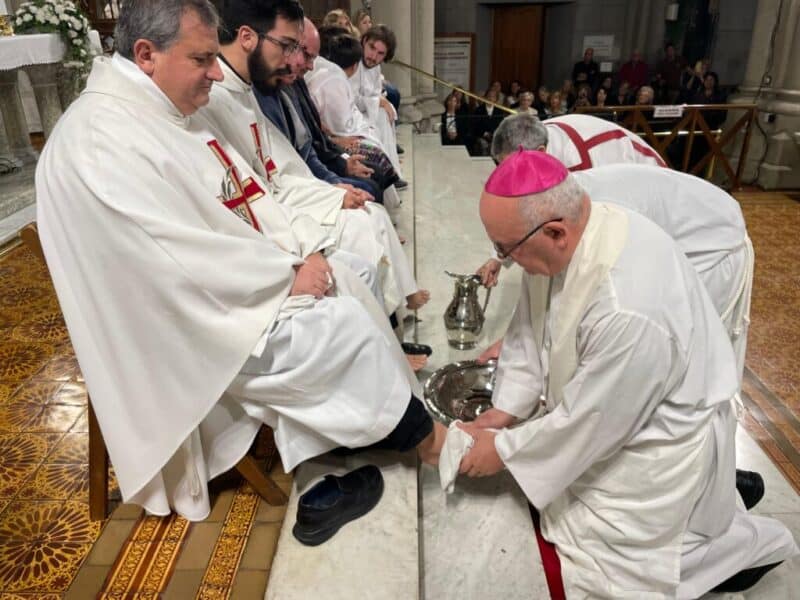Jueves Santo: “no es fácil ser sacerdotes en este momento de la historia”