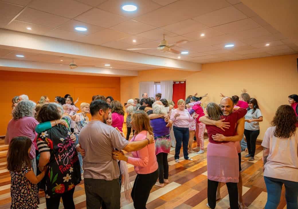Mar del Plata celebra el Día Mundial de la Biodanza con un encuentro abierto en los jardines de Villa Victoria
