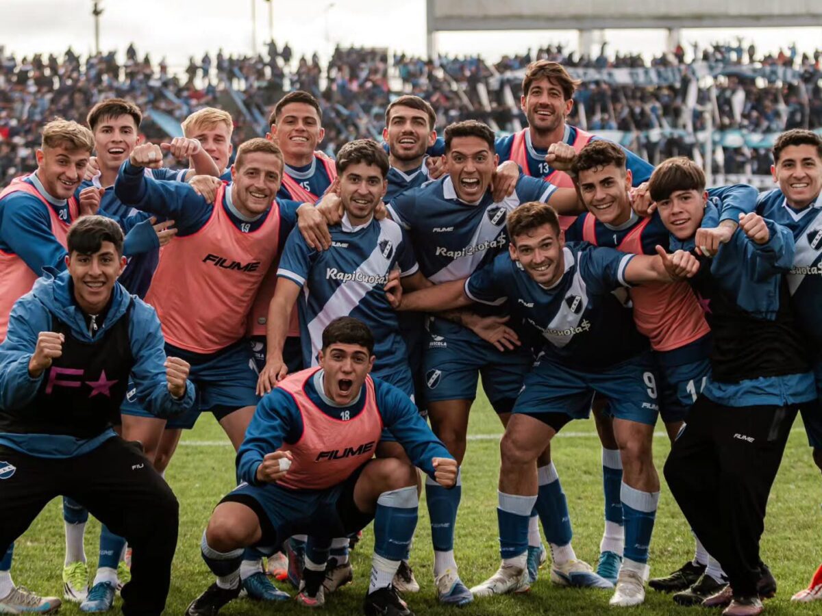 Golpe en el Minella: Alvarado le quitó el invicto a Olimpo