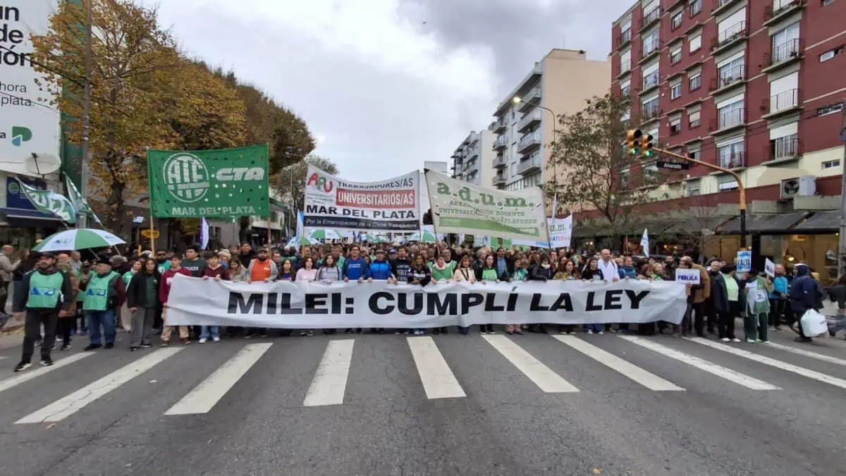 Universitarios reclaman la aplicación de la Ley de Financiamiento Universitario y comienzan un nuevo paro