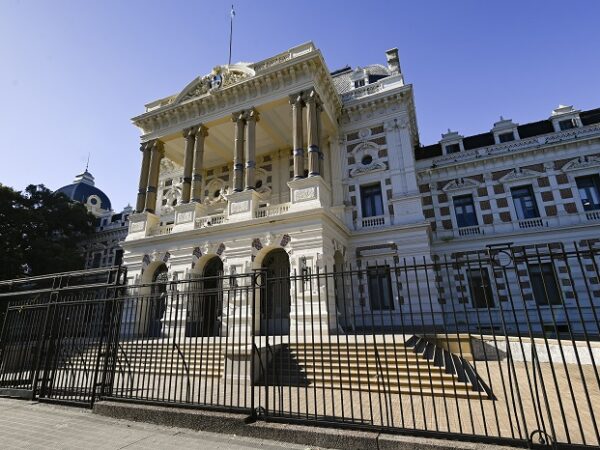 Kicillof decretó tres días de duelo provincial por el fallecimiento del «Indio» Solari