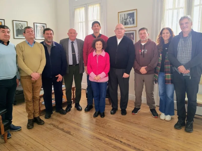 Las centrales sindicales se reunieron con el Obispo para analizar la situación social de Mar del Plata