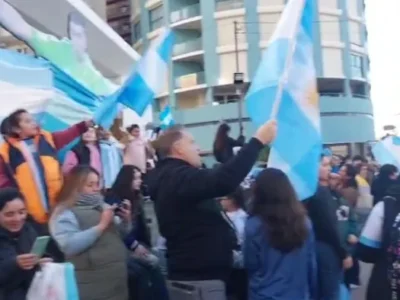 Mar del Plata tuvo su banderazo junto al Dibu Martínez