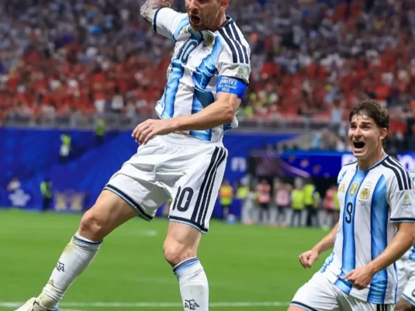 Argentina y una remontada histórica para seguir en el Mundial