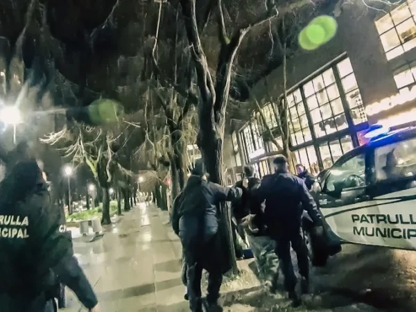 Intentó escapar de un operativo y terminó aprehendido dentro de un shopping