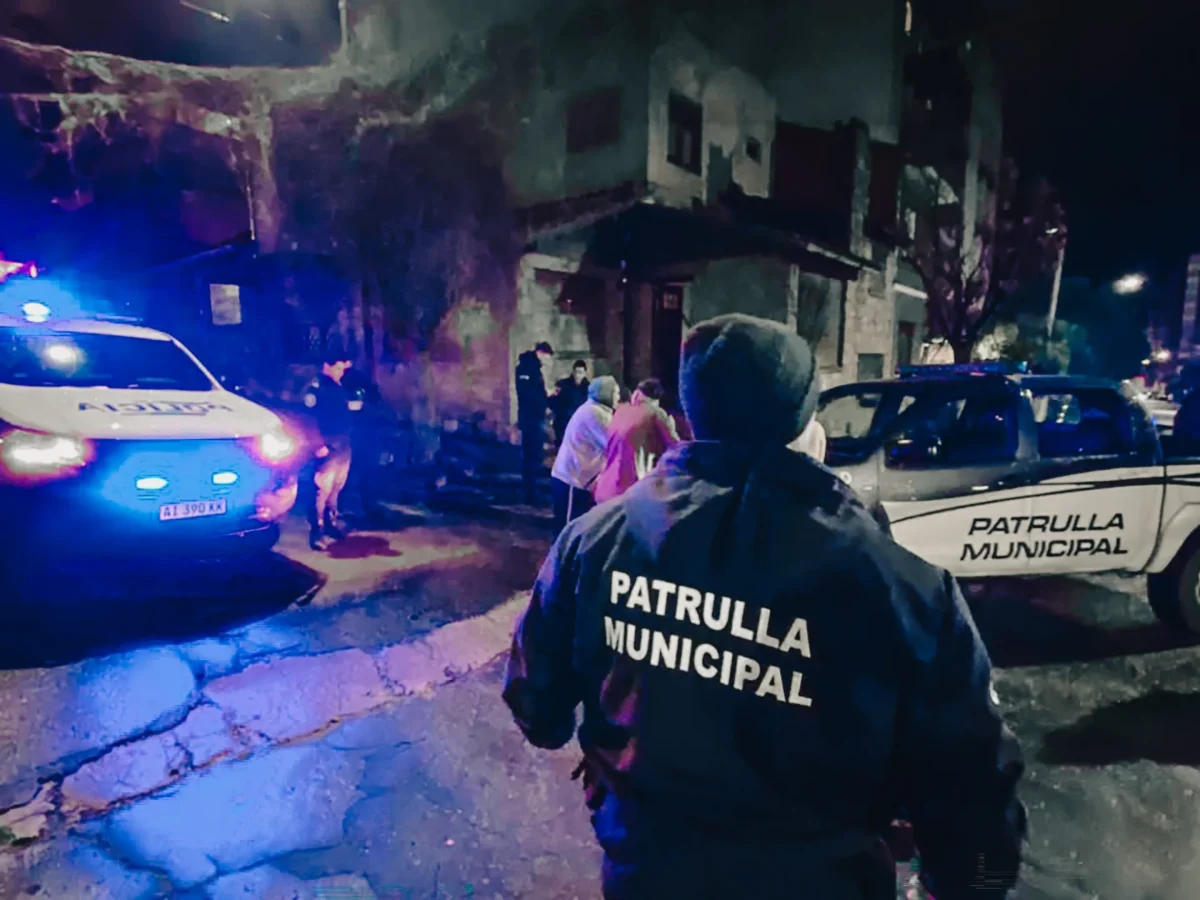 La Patrulla Municipal intervino en la aprehensión de dos sujetos tras episodios de disturbios en la zona de Playa Grande