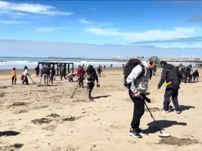Más de 300 detectoristas de todo el país revolucionaron Playa Grande