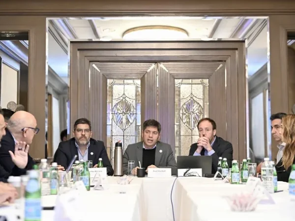 Kicillof cuestionó desde Estados Unidos el “milagro económico” de Milei: “Es una verdadera catástrofe”