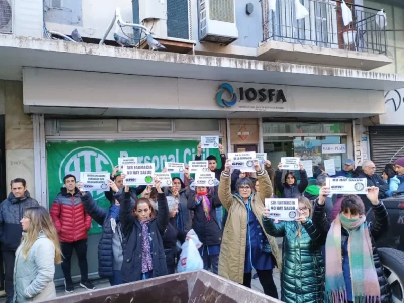 Radio Abierta «en defensa de los puestos de trabajo» en los hoteles y farmacia de IOSFA