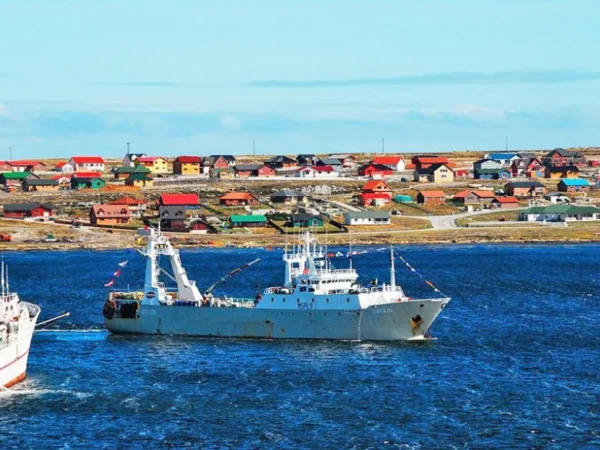 El Gobierno evalúa incluir la pesca y otras actividades en el proyecto de sanciones en Malvinas
