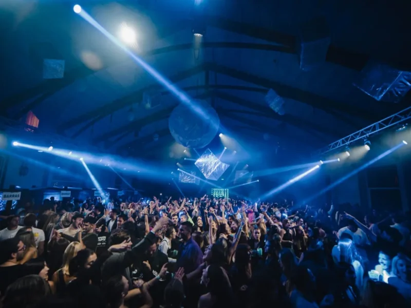 Fin de semana largo: Recitales, fiestas y mucha música, una agenda variada para jóvenes