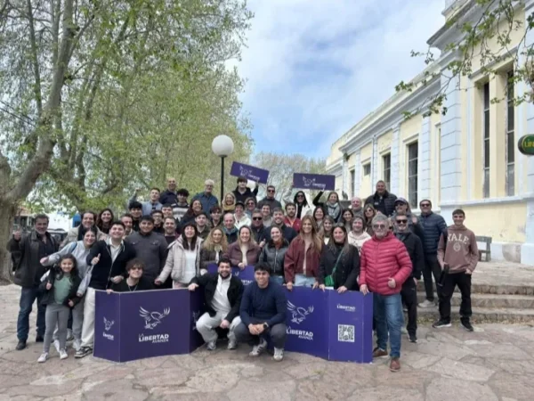 La Libertad Avanza realizó una jornada de afiliación y encuentro con vecinos en Mar del Plata